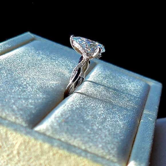 Solid 14k Gold 2.8ct (E VVS2) Lab Pear Diamond Ring with Side and Hidden Halo Lab Diamond