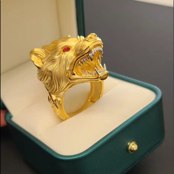 Solid 18k Gold Wolf Ring - Main Image