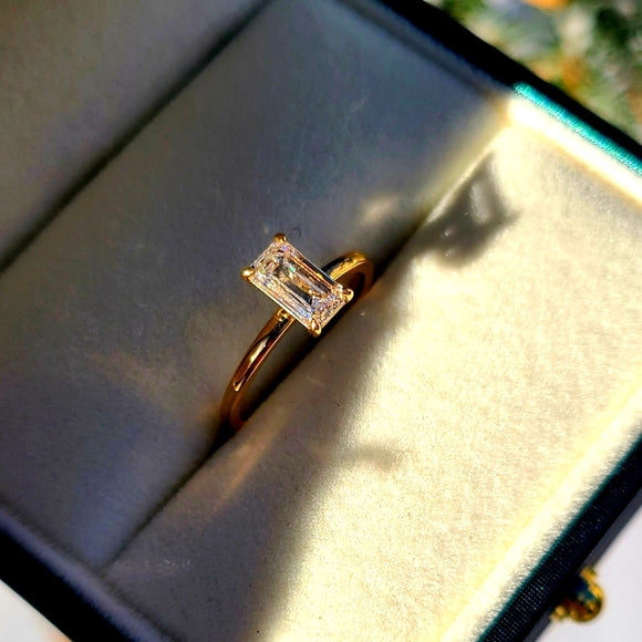 Solid 18k Gold 0.9ct (E VVS2) Lab Emerald Diamond Ring