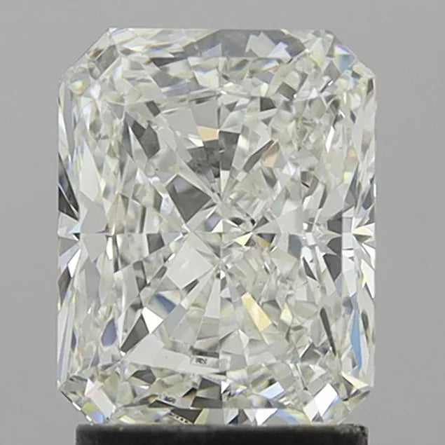 2.21ct Radiant Lab Grown Diamond (Colour G, Clarity VS1, IGI Certified)