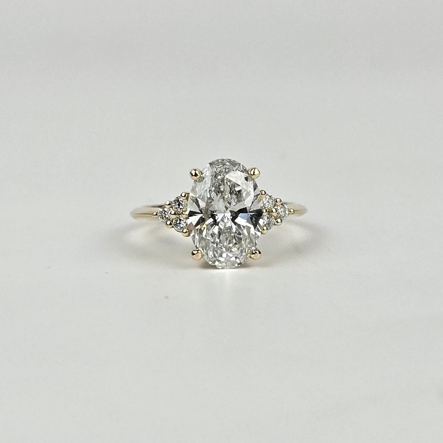 Solid 14k Gold 2.6ct E VVS2 Lab Oval Diamond Ring with EF VS Lab Diamond Side Stones