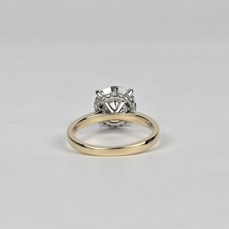 Solid 18k White and Yellow Gold 2.58ct (G VVS2) Lab Diamond Ring (RO801)