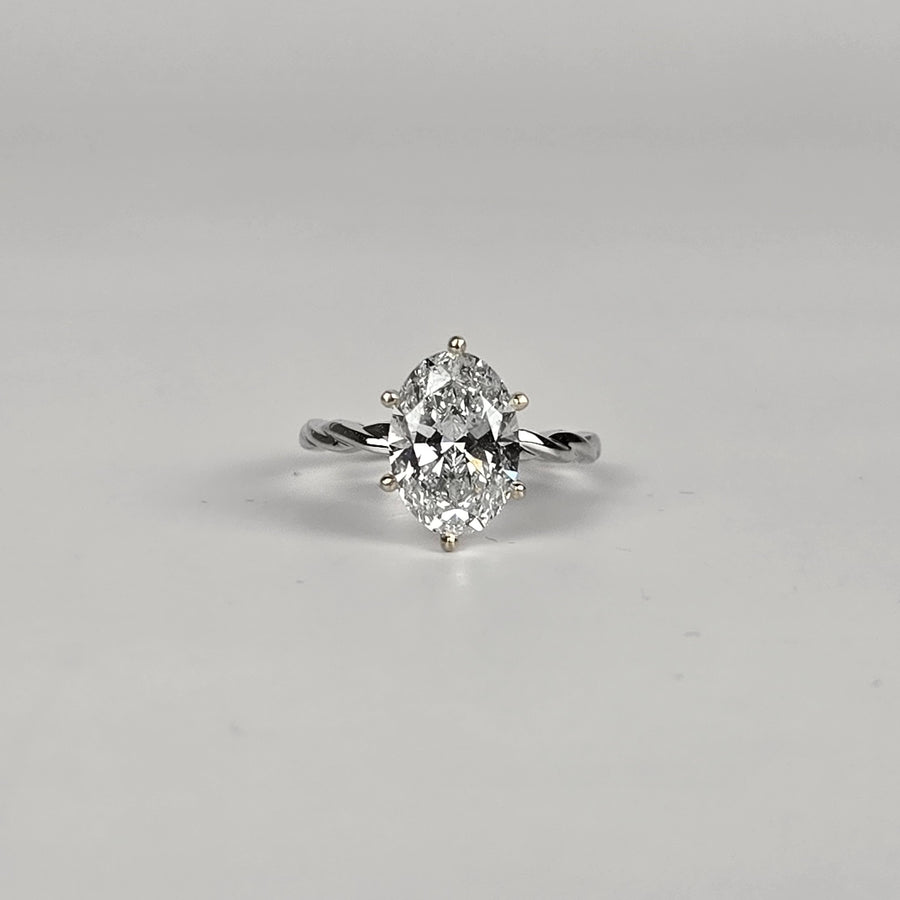 Solid 18k Gold 2ct E VVS1 Oval Lab Diamond Ring – Twisted Band