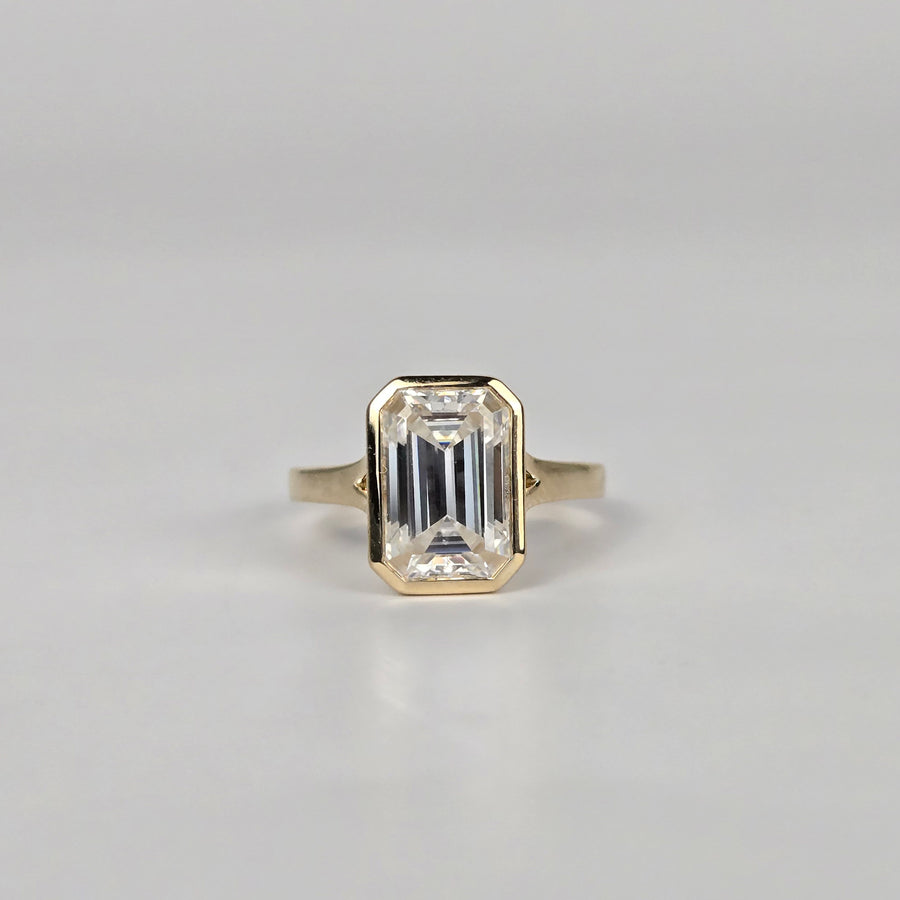 Solid 14k Gold 2.7ct F VS1 Lab Diamond Emerald Ring, Bezel Setting(EM806)