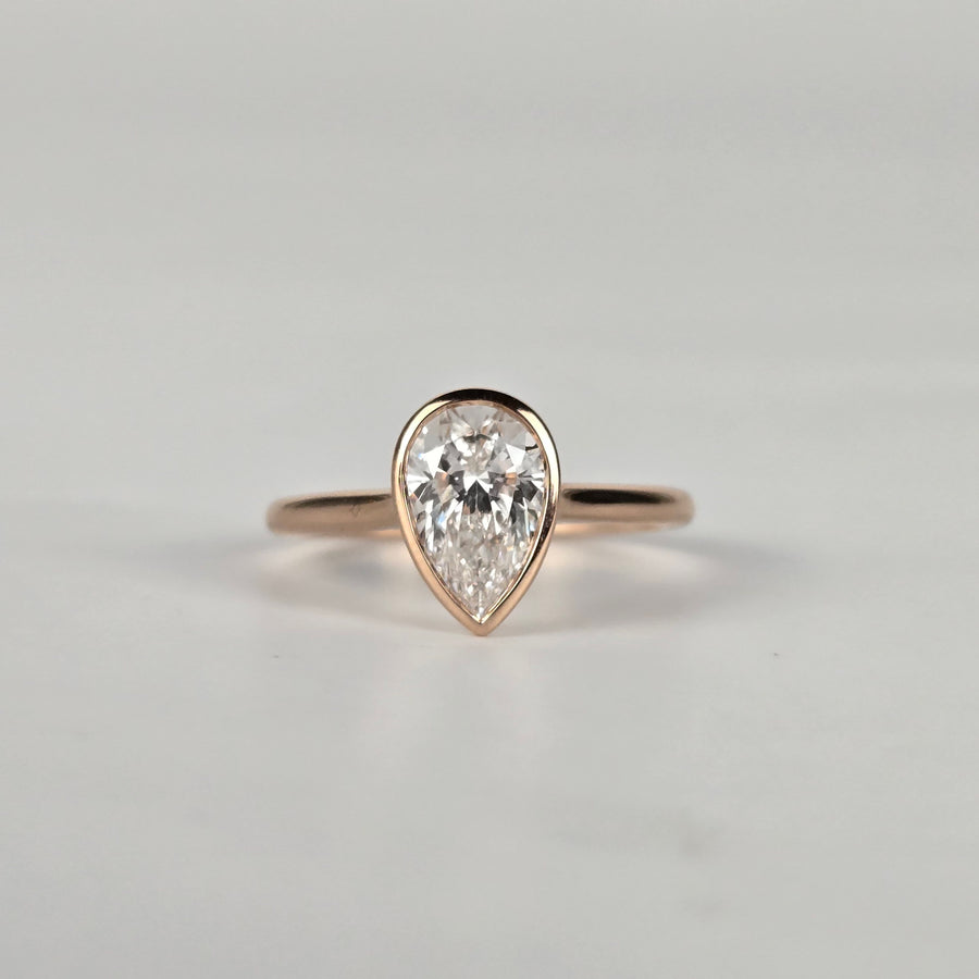 Solid 14k Gold 1.2ct E VVS2 Pear Lab Diamond Ring Bezel Setting