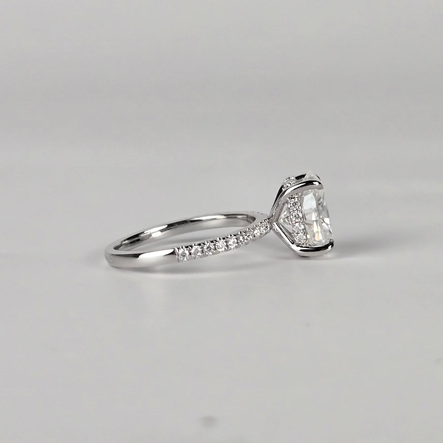 Solid 14k Gold 2ct (7x9mm) D VVS1 Oval Moissanite Ring with Moissanite Side and Hidden Halo(ov604)
