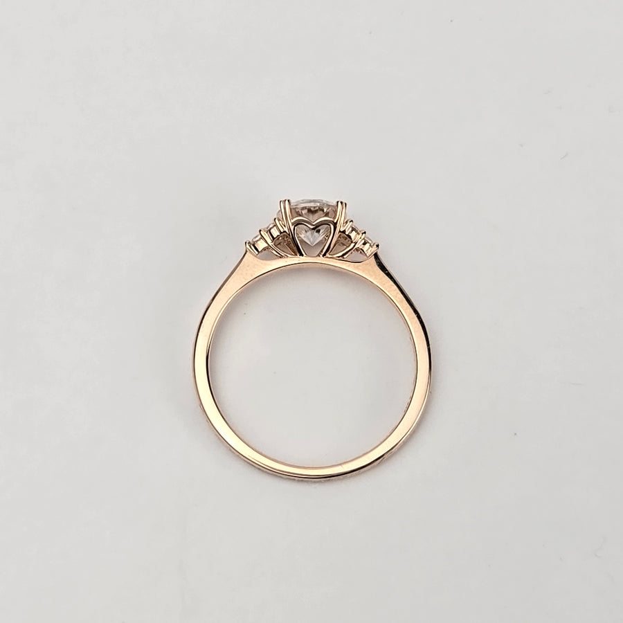 Solid 14k Gold 1ct (6.5mm) D VVS1 Round Moissanite Ring with Moissanite Side Stones(RO624)