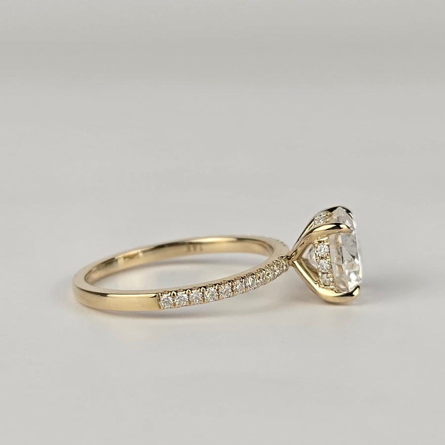 Title: Solid 14k Gold 8mm D VVS1 Moissanite Engagement Ring with Moissanite Side Stones and Half Eternity Wedding Band(RO654)