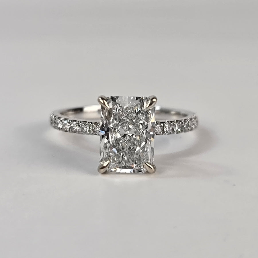 Solid 18k Gold 2.5ct (G VS1) Lab Radiant Diamond Ring with Side and Hidden Halo Lab Diamond(RD808)