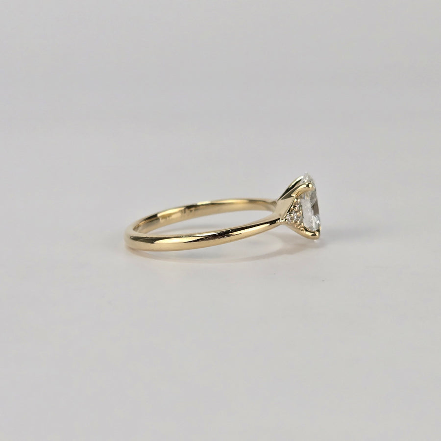 Solid 14k Gold 1ct F VS1 Oval Lab Diamond Ring with Lab Diamond Side Stone Cluster