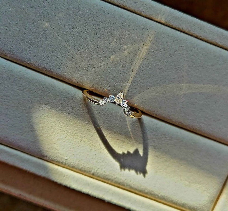 solid 14k gold v shaped moissanite band