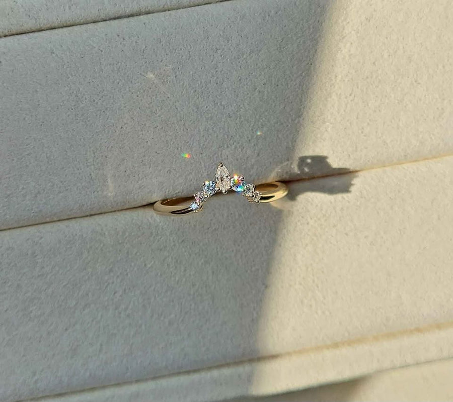 solid 14k gold v shaped moissanite band