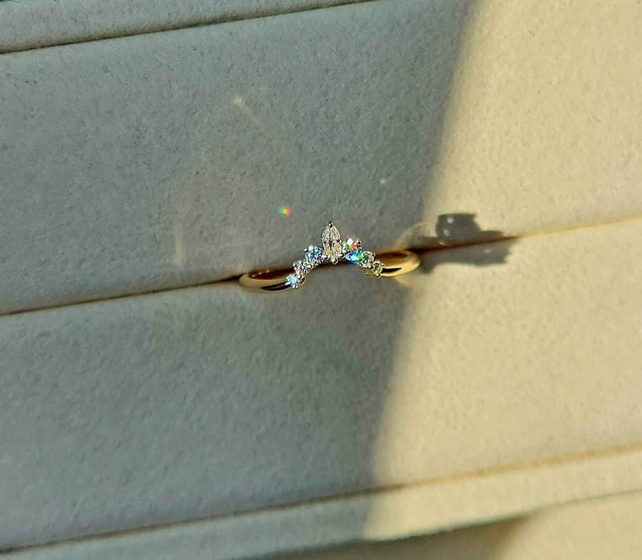 solid 14k gold v shaped moissanite band