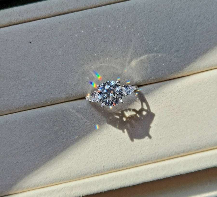 solid 14k gold 1.5ct d vvs2 lab round diamond ring with side lab pear diamond