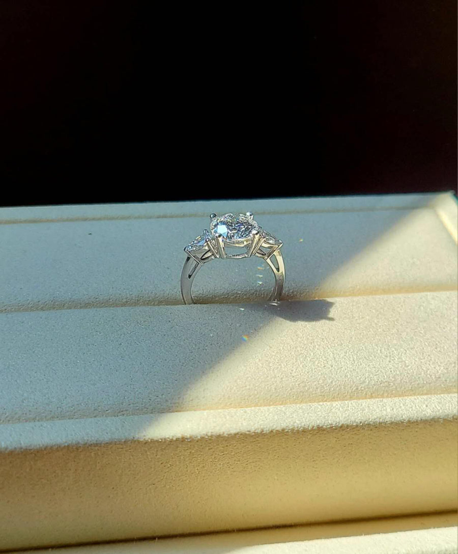 solid 14k gold 1.5ct d vvs2 lab round diamond ring with side lab pear diamond