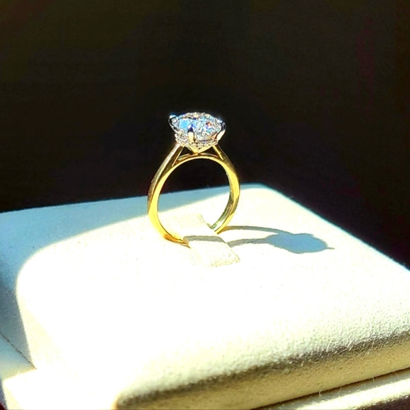 Solid 18k White and Yellow Gold 2.58ct (G VVS2) Lab Diamond Ring