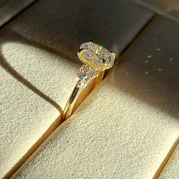 Solid 18k Gold 1.5ct E VVS2 Lab Oval Diamond Ring with Side Lab Diamond