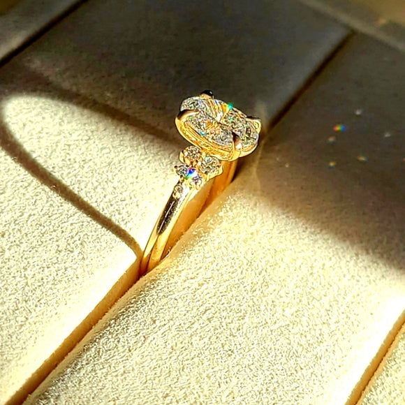 Solid 18k Gold 1.5ct E VVS2 Lab Oval Diamond Ring with Side Lab Diamond