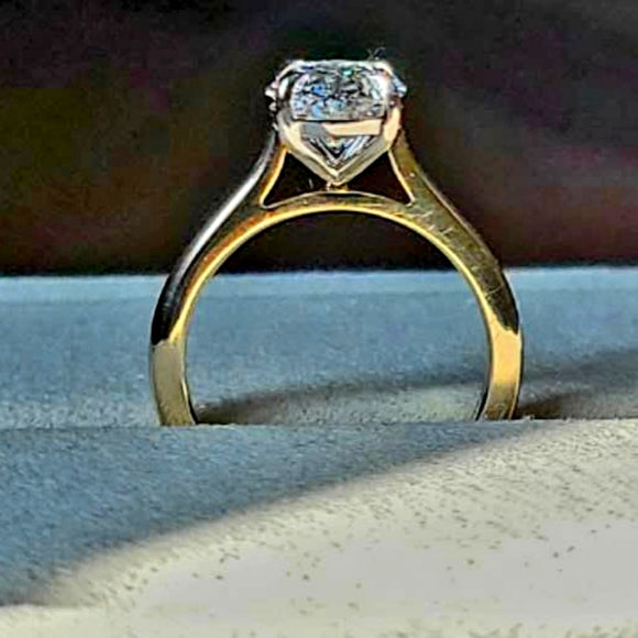 Solid 14k White and Yellow Gold 2ct E VS1 Lab Oval Diamond Ring