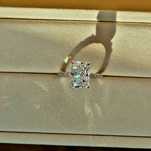 solid 18k gold 5ct f vs1 lab radiant diamond ring with side , hidden halo and prong lab diamond