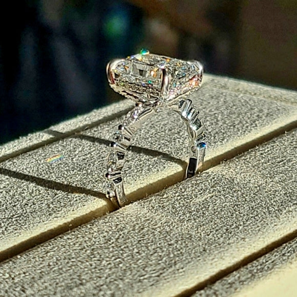 solid 18k gold 5ct f vs1 lab radiant diamond ring with side , hidden halo and prong lab diamond