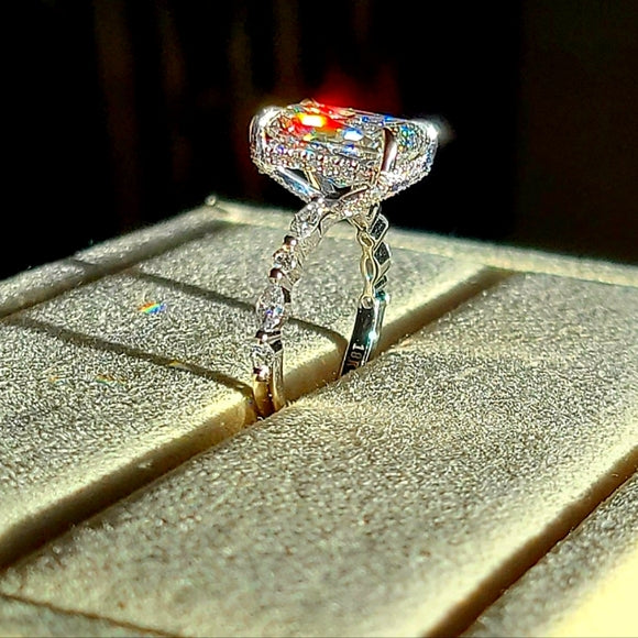 solid 18k gold 5ct f vs1 lab radiant diamond ring with side , hidden halo and prong lab diamond