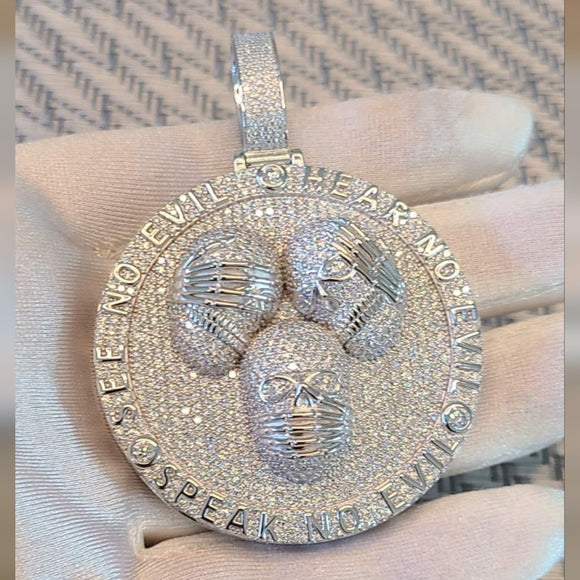 moissanite pendant in sterling silver (P004)