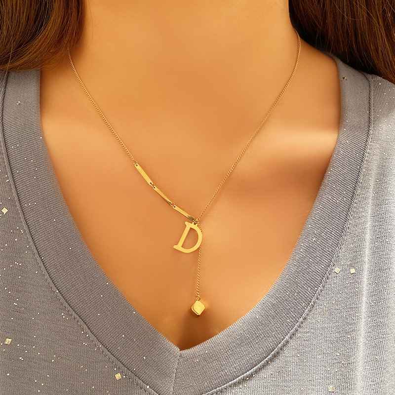 18k gold plated D design necklace