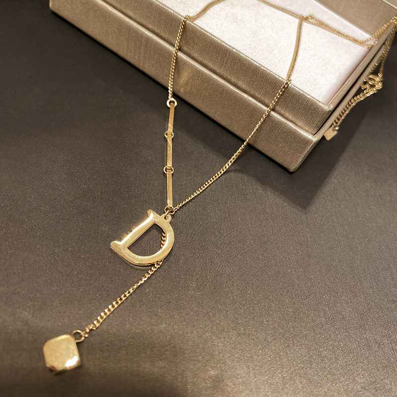 18k gold plated D design necklace