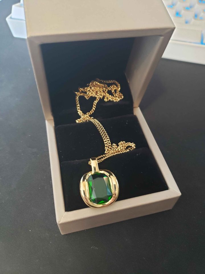 18k Gold Plated Necklace & Emerald Pendant