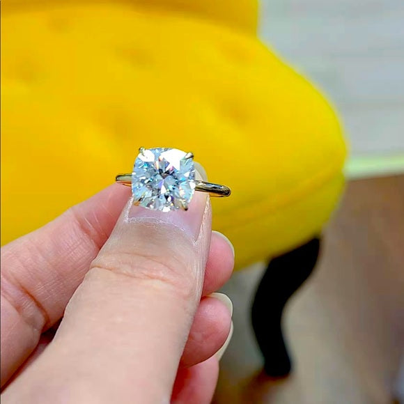 Solid 14k Gold 4.5ct Cushion Moissanite