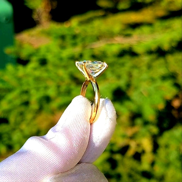 Solid 18k Gold 4ct Radiant Moissanite Ring