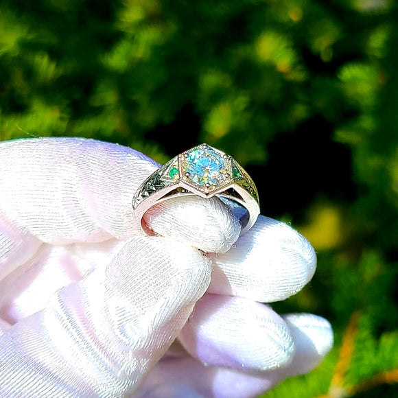 Solid 14k Gold 1ct Moissanite Ring with Side Stone Natural-Emerald