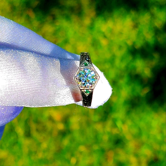 Solid 14k Gold 1ct Moissanite Ring with Side Stone Natural-Emerald