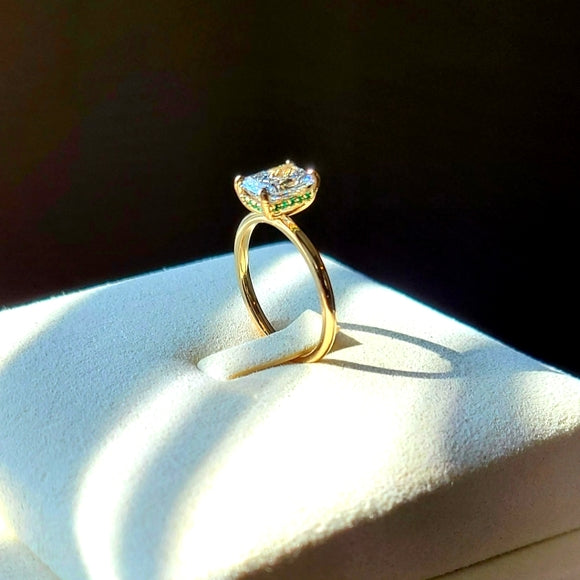Solid 14k Gold 1.5ct (F VS2) Lab Radiant Diamond Ring with natural emerald