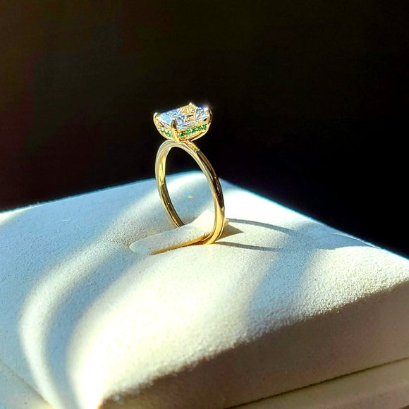 Solid 14k Gold 1.5ct (F VS2) Lab Radiant Diamond Ring with natural emerald